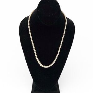 Vintage 1950s Marvella Faux Graduating Pearl Necklace